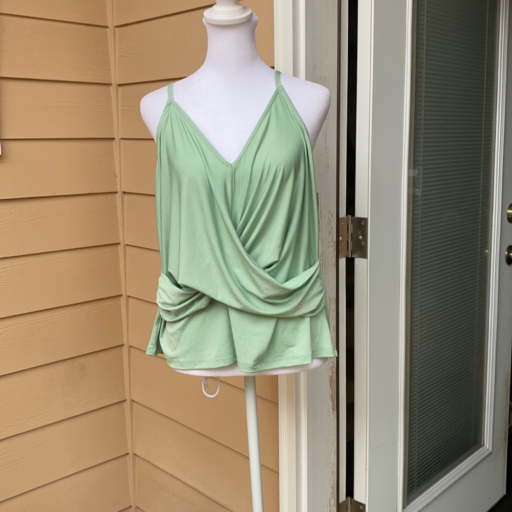 BNWT Women’s tank top